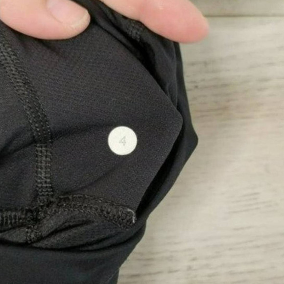 Lululemon Run Tame Me Tank Top Black Cinch Waist Athletic Workout Top Size 4 - Picture 4 of 5
